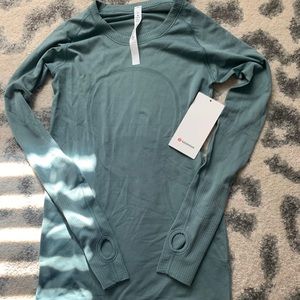 SOLD!! BRAND NEW lululemon swiftly tech shirt 6